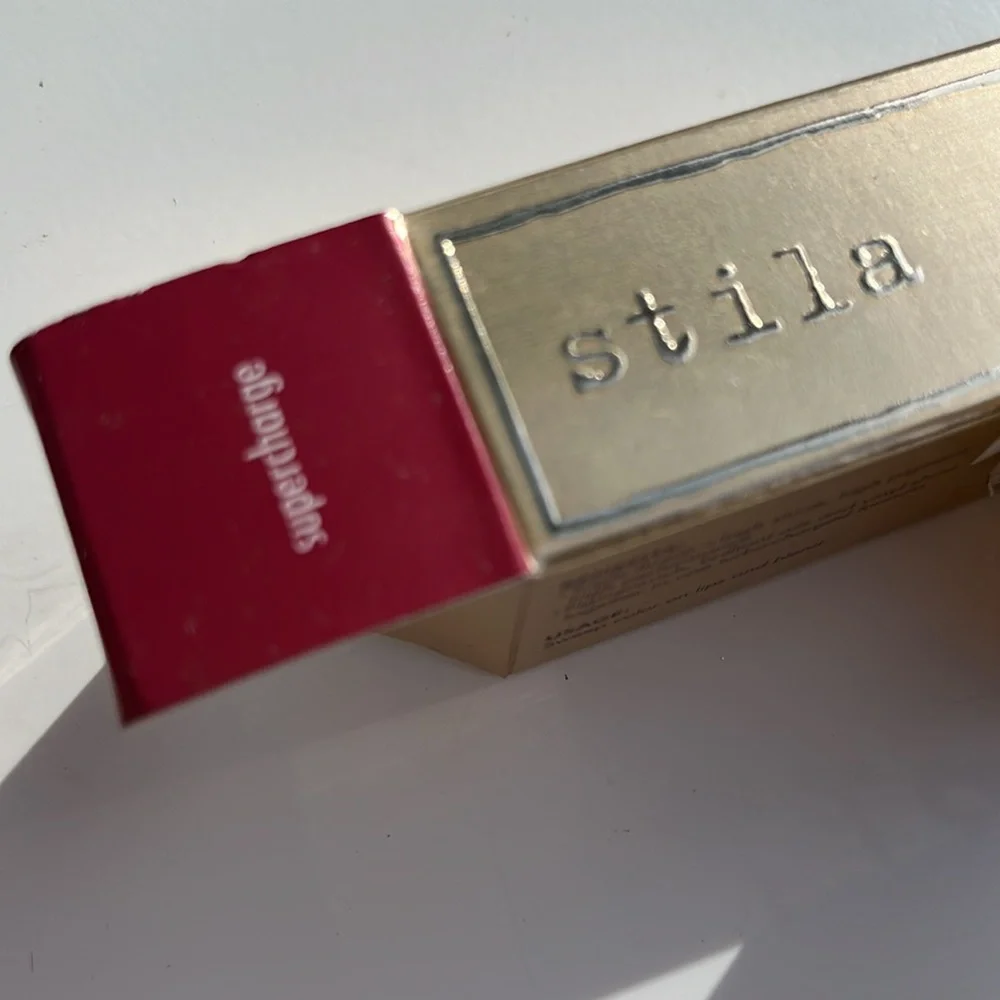 💄STILA lip gloss lipstick